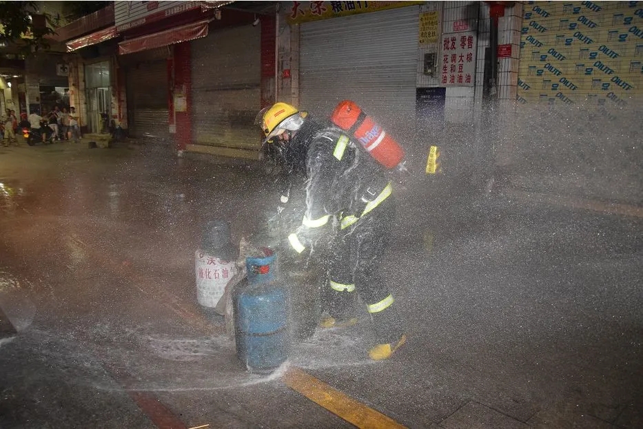 1592990553720082.jpg 640 (1).webp (8).jpg